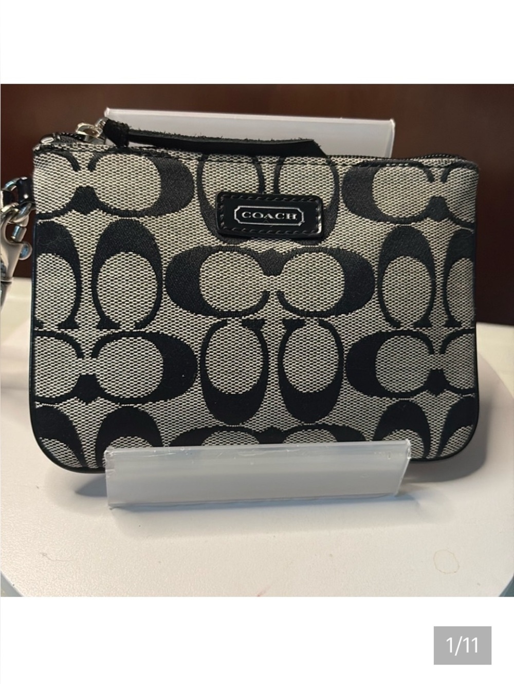 Coach  wristlet  pouch  signature canvas/black patent and smooth leather excelle